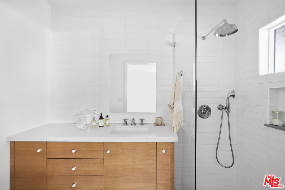 21263 Entrada Road Topanga, CA 90290 - Photo 15 of 34