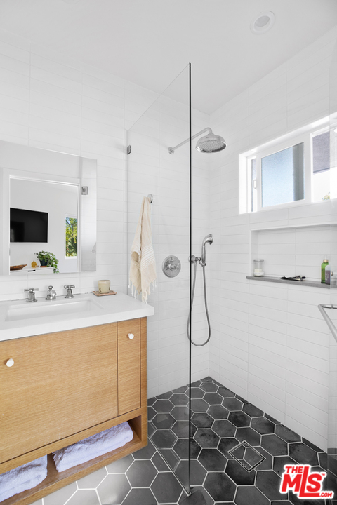 21263 Entrada Road Topanga, CA 90290 - Photo 16 of 34