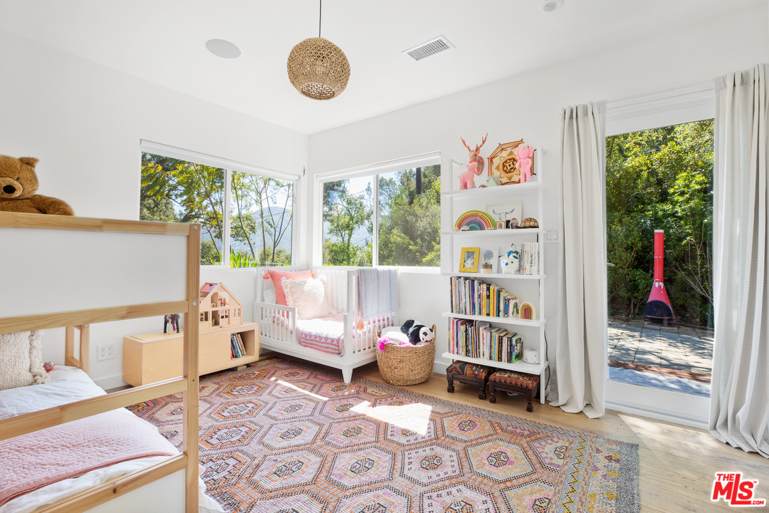 21263 Entrada Road Topanga, CA 90290 - Photo 17 of 34