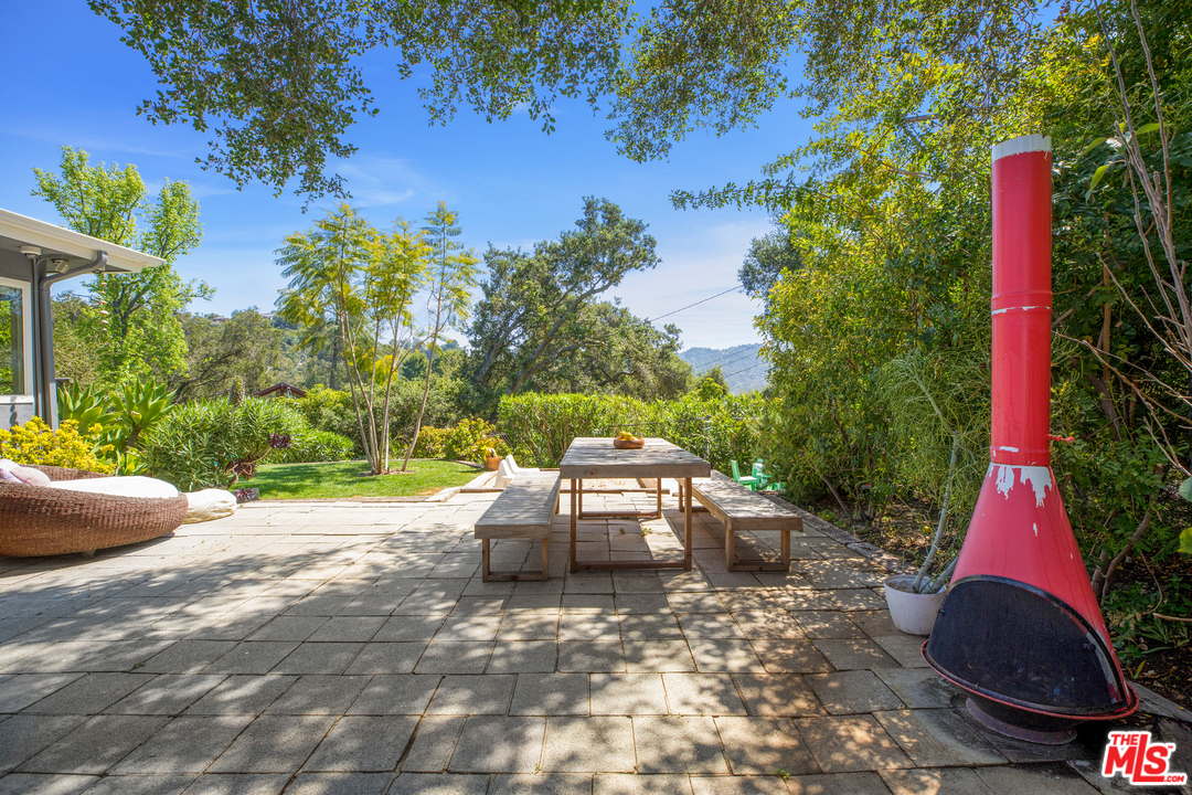 21263 Entrada Road Topanga, CA 90290 - Photo 24 of 34