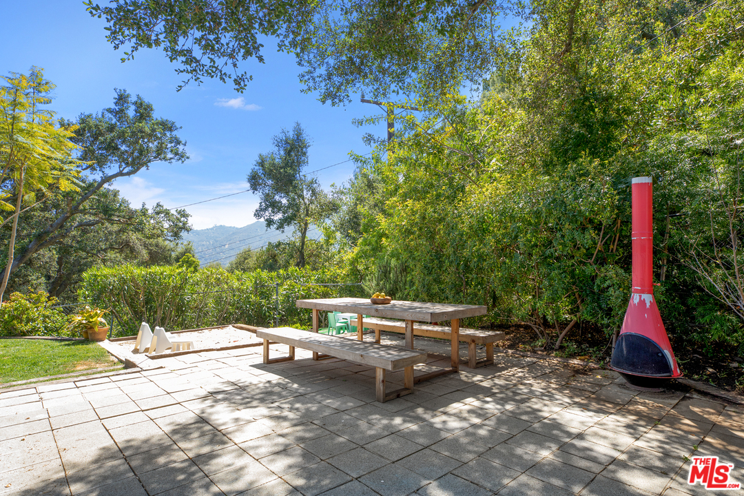 21263 Entrada Road Topanga, CA 90290 - Photo 25 of 34