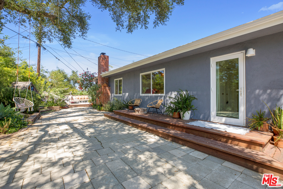 21263 Entrada Road Topanga, CA 90290 - Photo 27 of 34