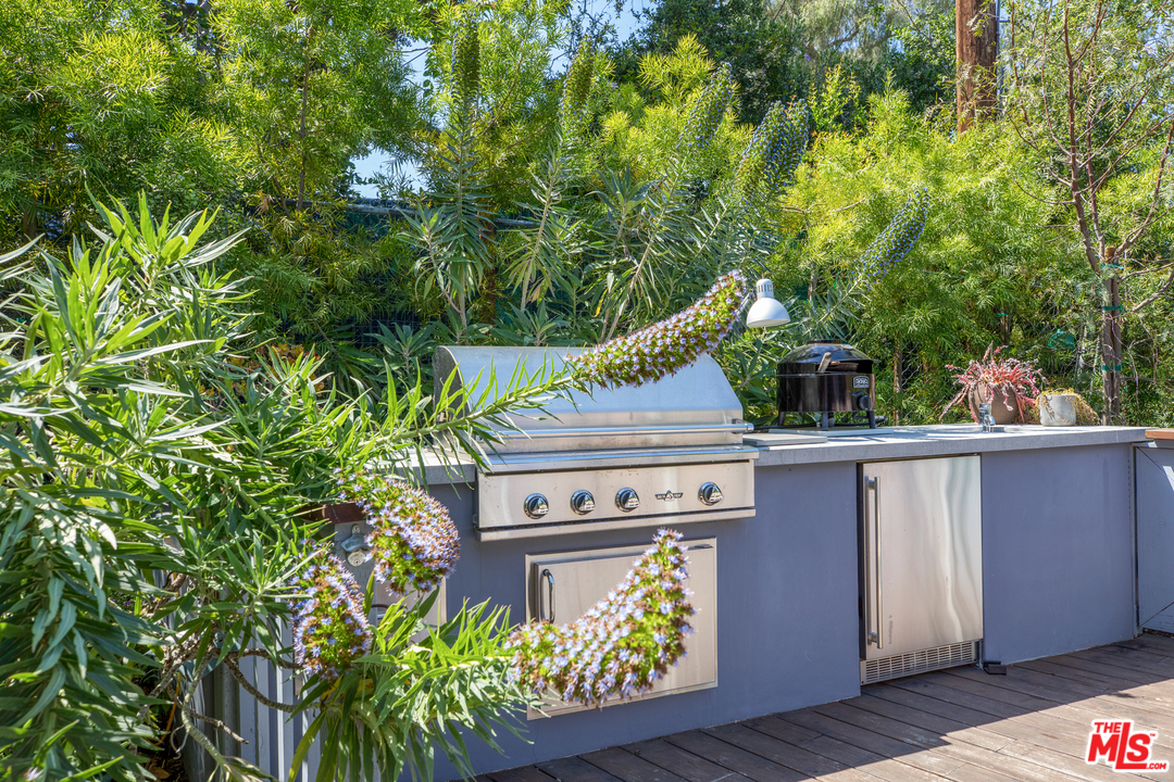 21263 Entrada Road Topanga, CA 90290 - Photo 29 of 34