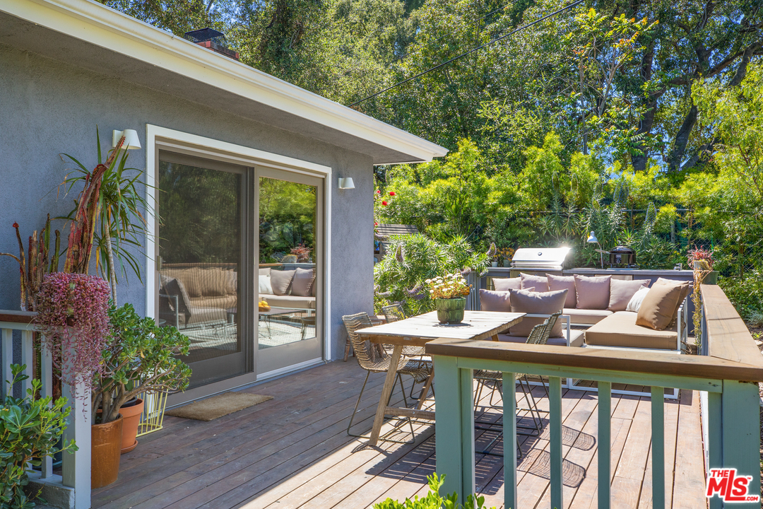 21263 Entrada Road Topanga, CA 90290 - Photo 30 of 34