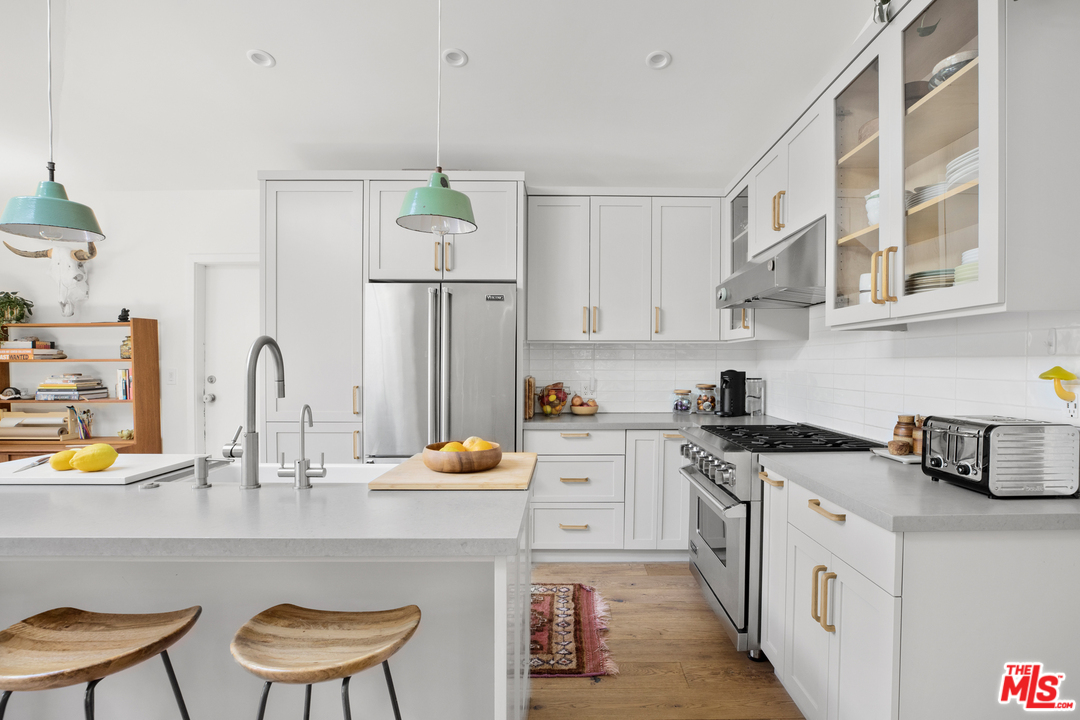 21263 Entrada Road Topanga, CA 90290 - Photo 4 of 34