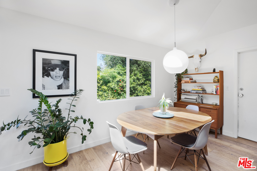 21263 Entrada Road Topanga, CA 90290 - Photo 6 of 34