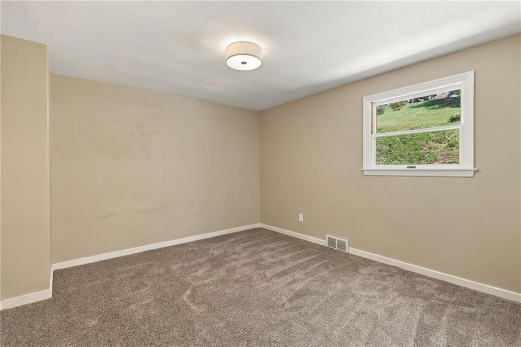 1521 Prospect Road Pittsburgh, PA 15227 - Photo 23 of 41 2nd Bedroom - Main Level