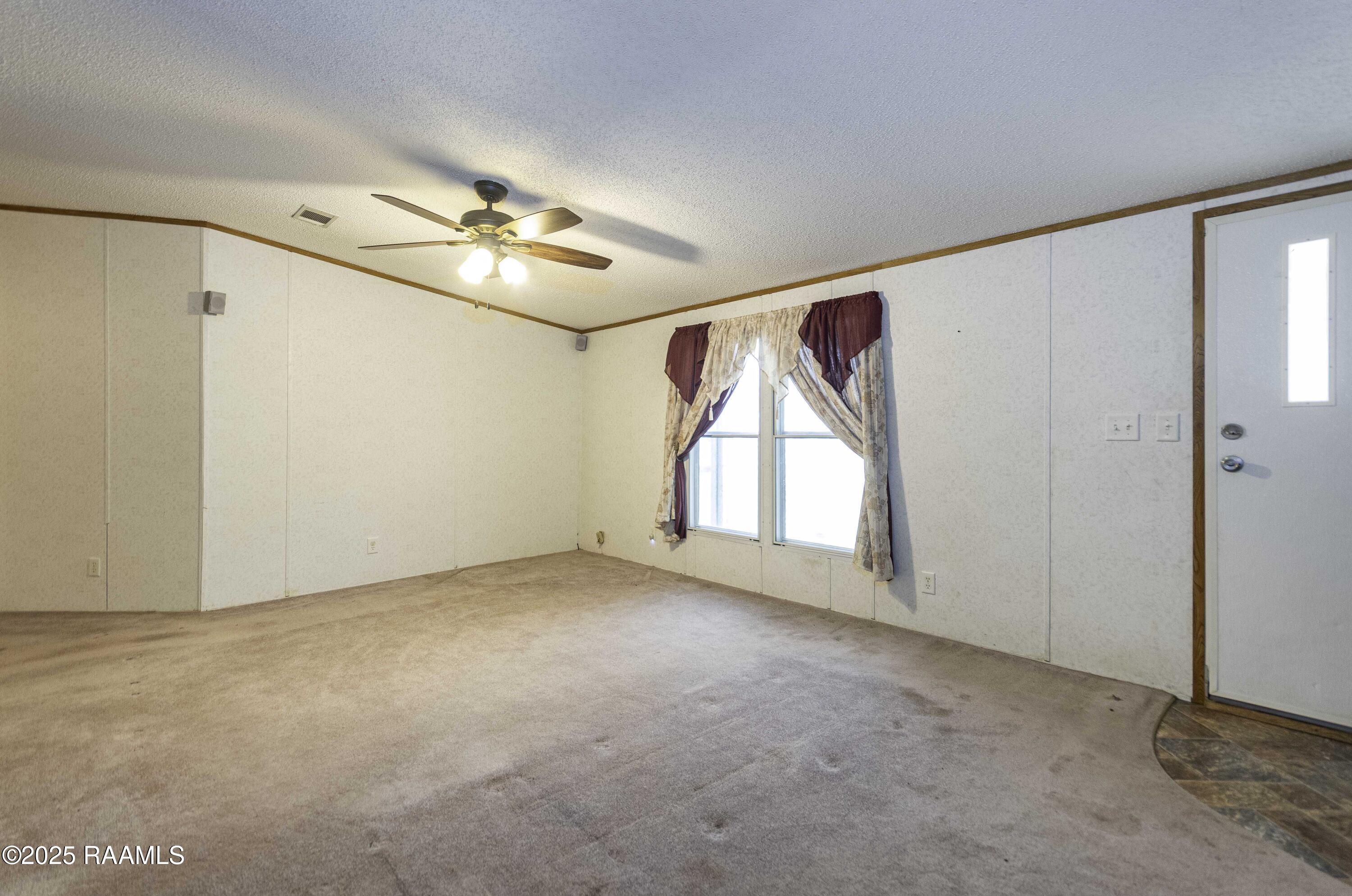 123 Whitmore Road Scott, LA 70583 - Photo 3 of 25 Living Area 1