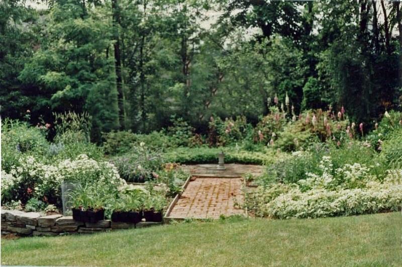 2356 Nicholson Road Franklin Park, PA 15143 - Photo 19 of 24 This picture was taken in the past.