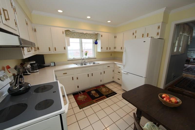 2356 Nicholson Road Franklin Park, PA 15143 - Photo 9 of 24 Plenty of Cabinet & Counter Space.....