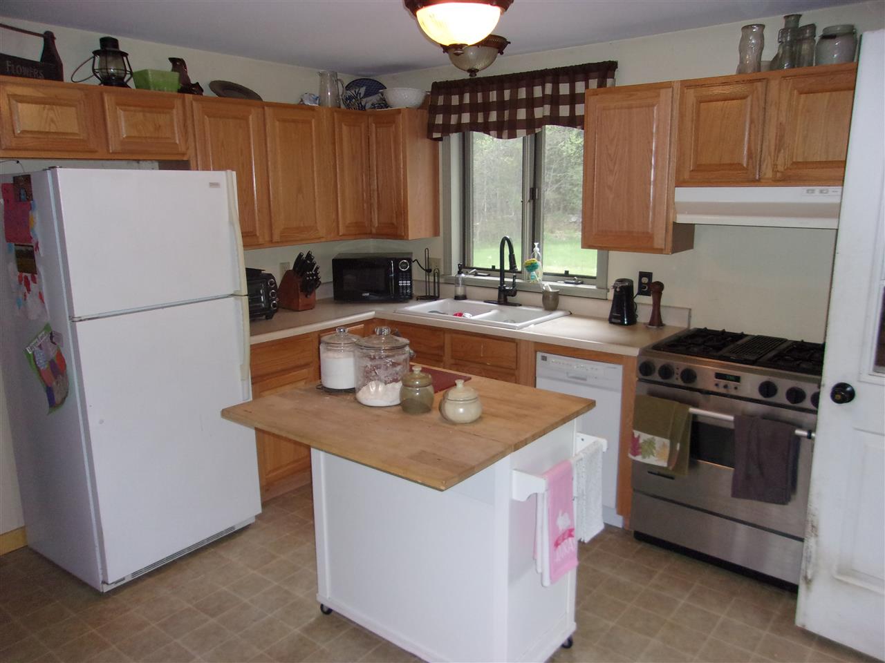 201 Surry Road Gilsum, NH 03448 - Photo 5 of 23