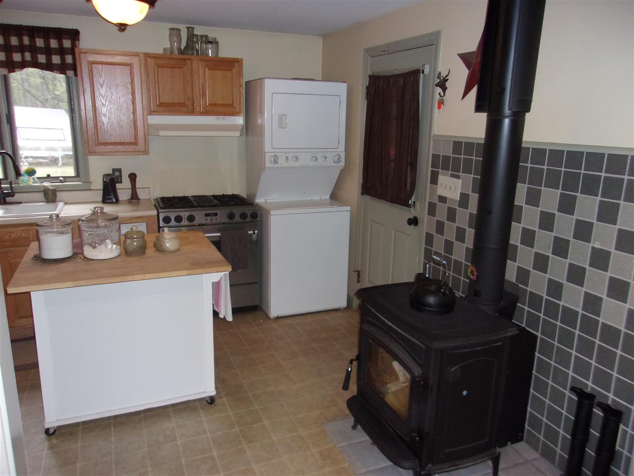 201 Surry Road Gilsum, NH 03448 - Photo 6 of 23