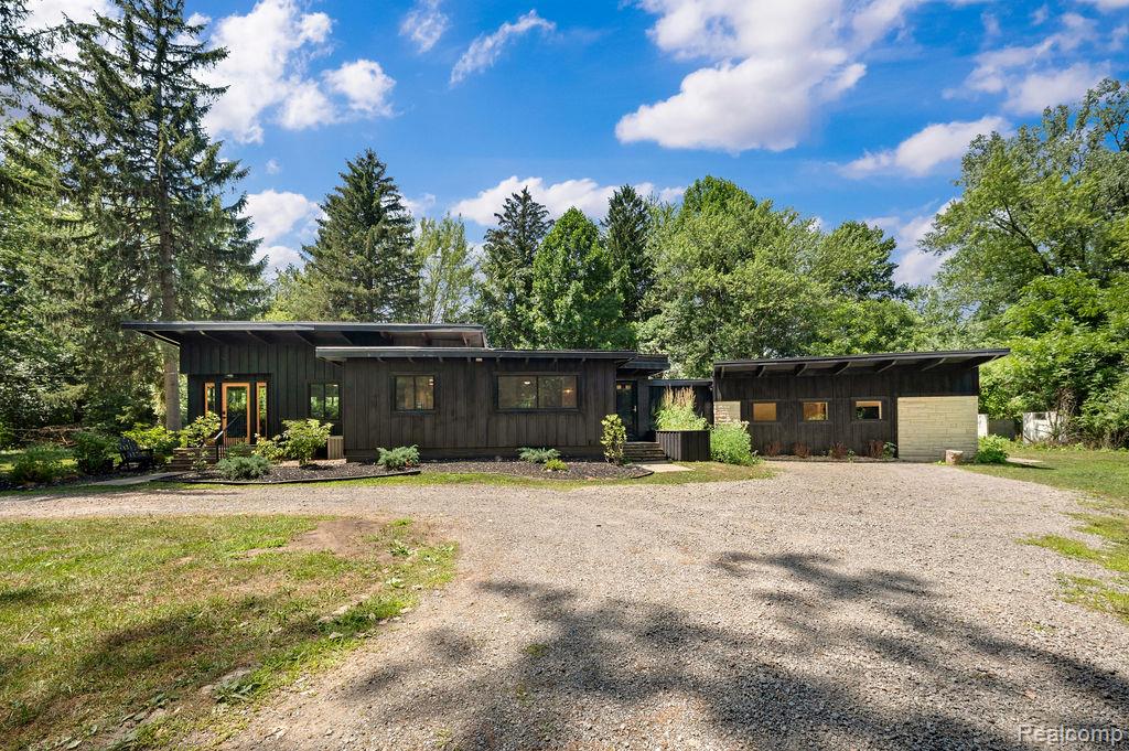 5831 Browntown Road Sawyer, MI 49125 - Photo 1 of 41