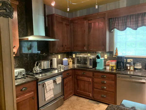 $449,000 | 210 Double Check Lane, Belvidere, TN 37306