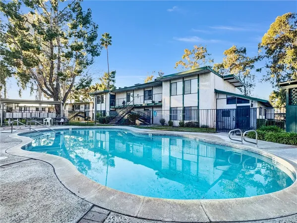 $1,695 | 1735 East Washington Street, Unit B28, Colton, CA 92324