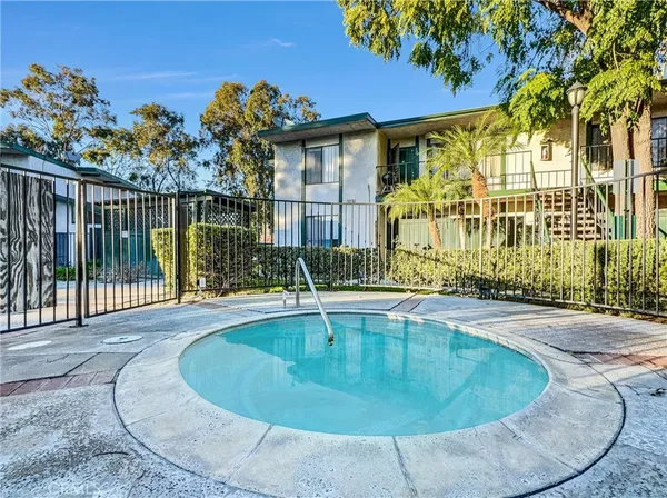 $1,695 | 1735 East Washington Street, Unit B28, Colton, CA 92324