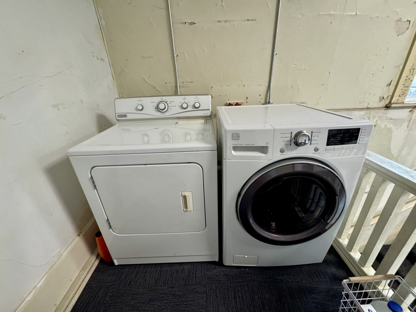 902 North Main Street Princeton, IL 61356 - Photo 29 of 33 a utility room with dryer and washer