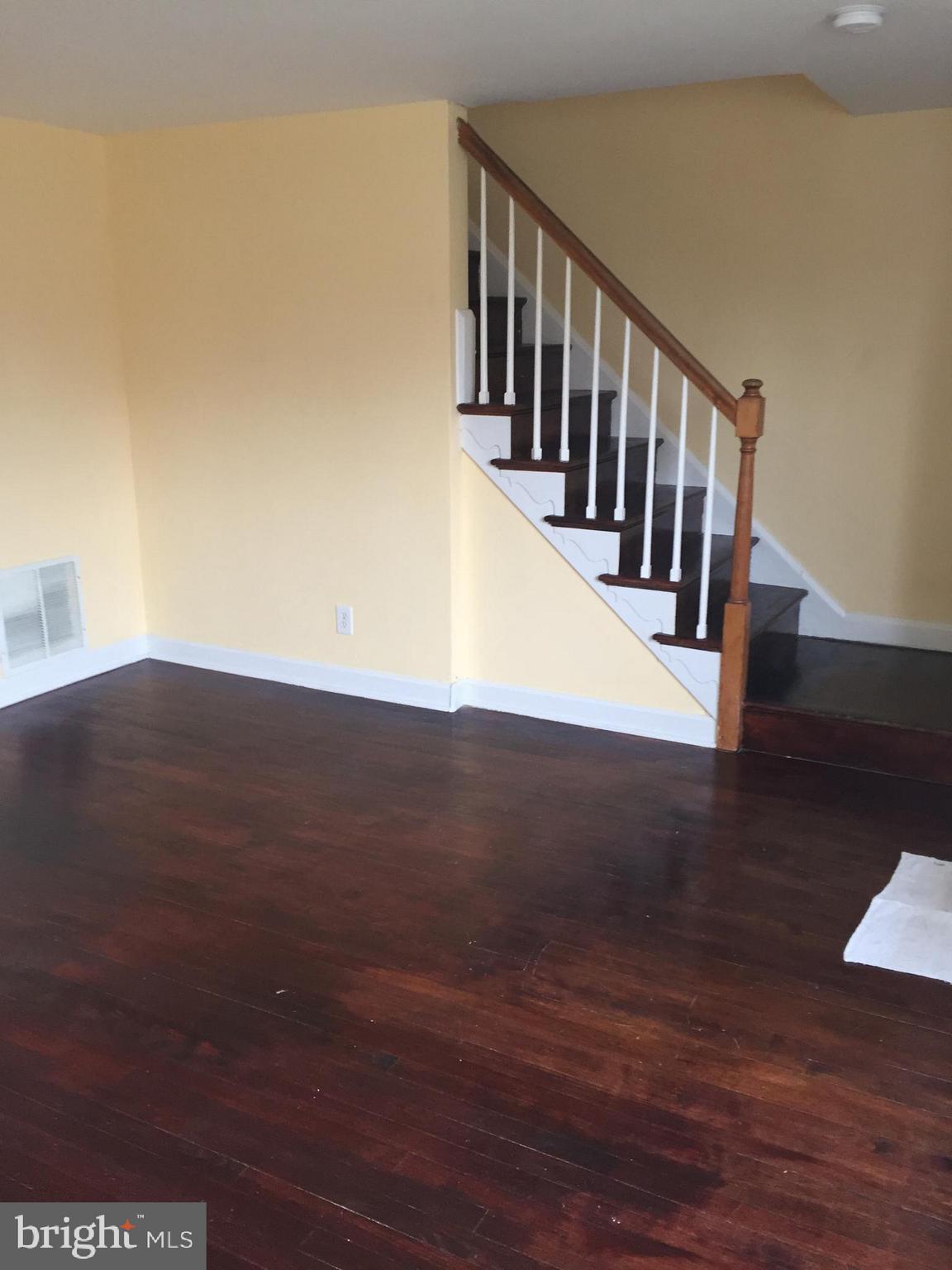 1221 Newfield Road Baltimore, MD 21207 - Photo 4 of 26 LIVING ROOM