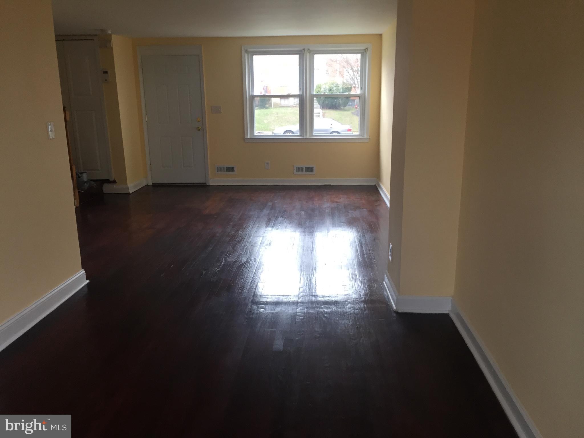 1221 Newfield Road Baltimore, MD 21207 - Photo 5 of 26 LIVING ROOM