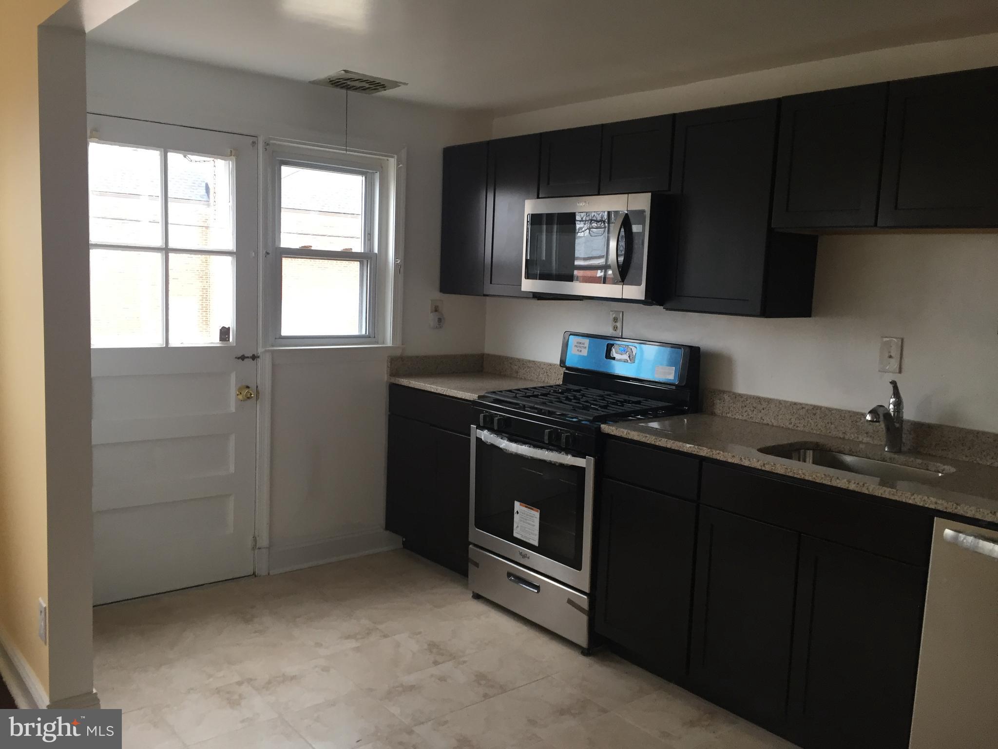 1221 Newfield Road Baltimore, MD 21207 - Photo 10 of 26 KITCHEN