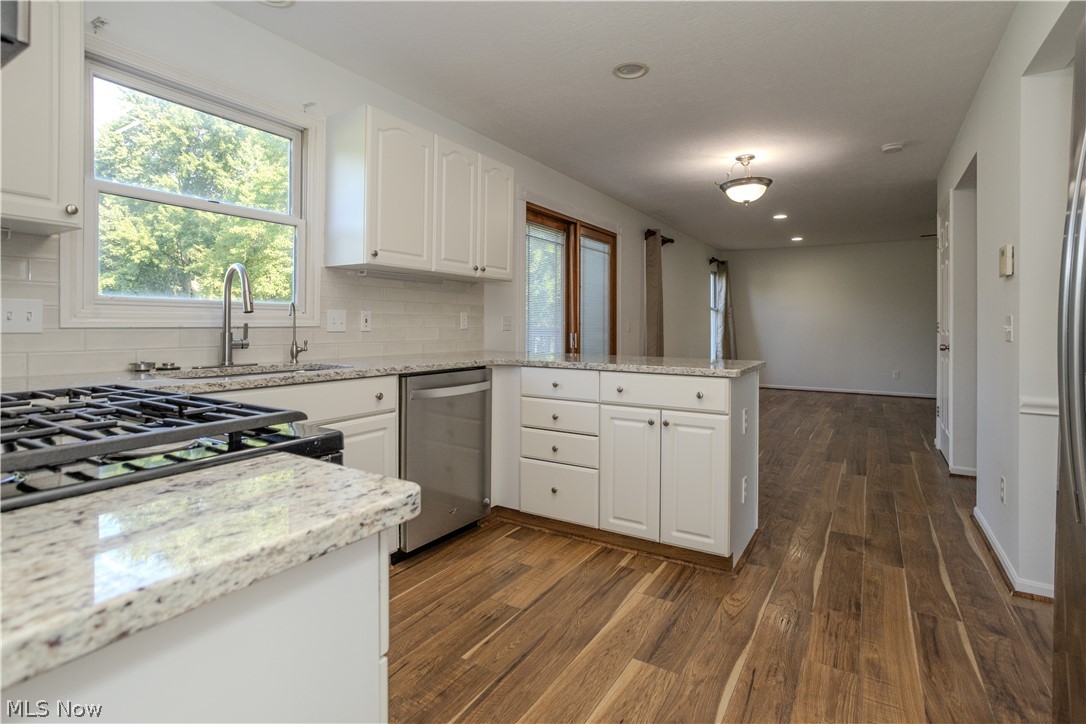 1194 Jacoby Road Akron, OH 44321 - Photo 6 of 33