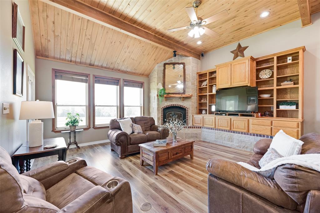 3188 Highway 82 Bells, TX 75414 - Photo 5 of 34