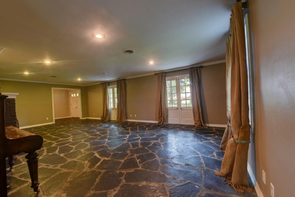 330 Citrus Road River Ridge, LA 70123 - Photo 2 of 13