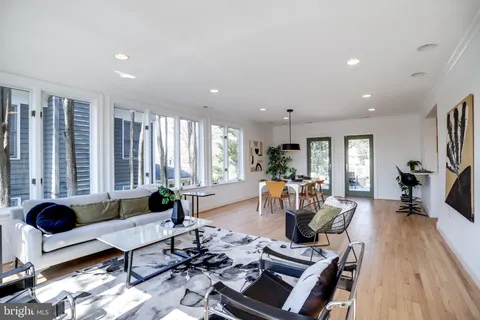 $2,175,000 | 5045 Cathedral Avenue Northwest, Washington, DC 20016