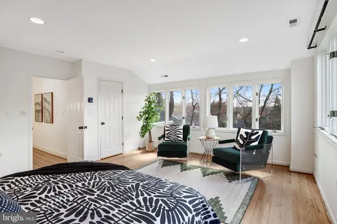 $2,175,000 | 5045 Cathedral Avenue Northwest, Washington, DC 20016