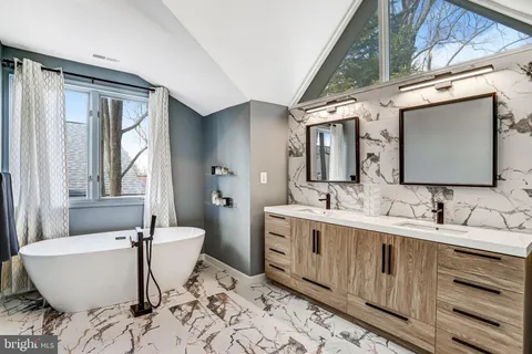 $2,175,000 | 5045 Cathedral Avenue Northwest, Washington, DC 20016