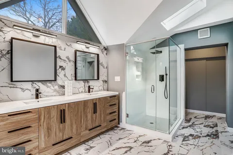 $2,175,000 | 5045 Cathedral Avenue Northwest, Washington, DC 20016
