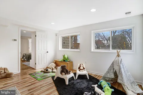 $2,175,000 | 5045 Cathedral Avenue Northwest, Washington, DC 20016