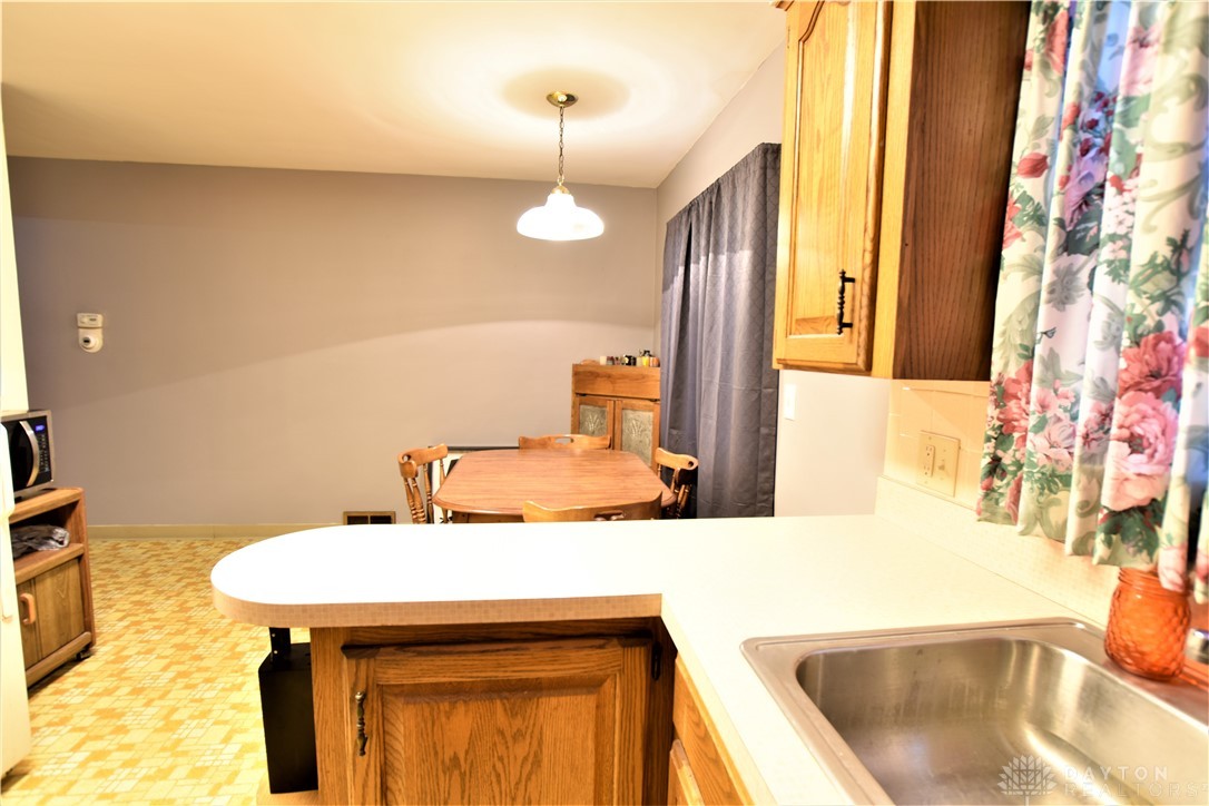3300 Derr Road Springfield, OH 45503 - Photo 6 of 26