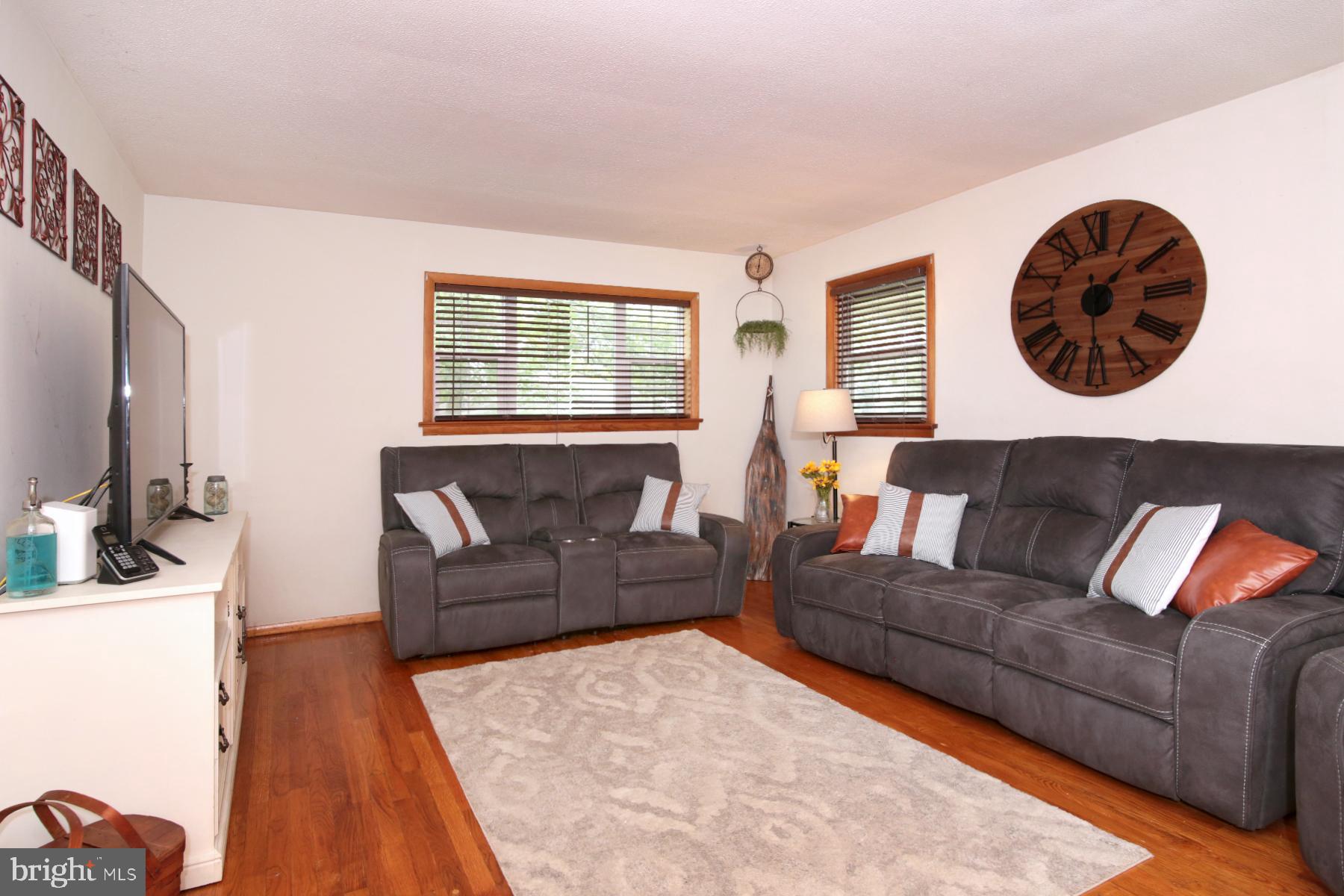1190 Syner Road Annville, PA 17003 - Photo 3 of 44 Living room