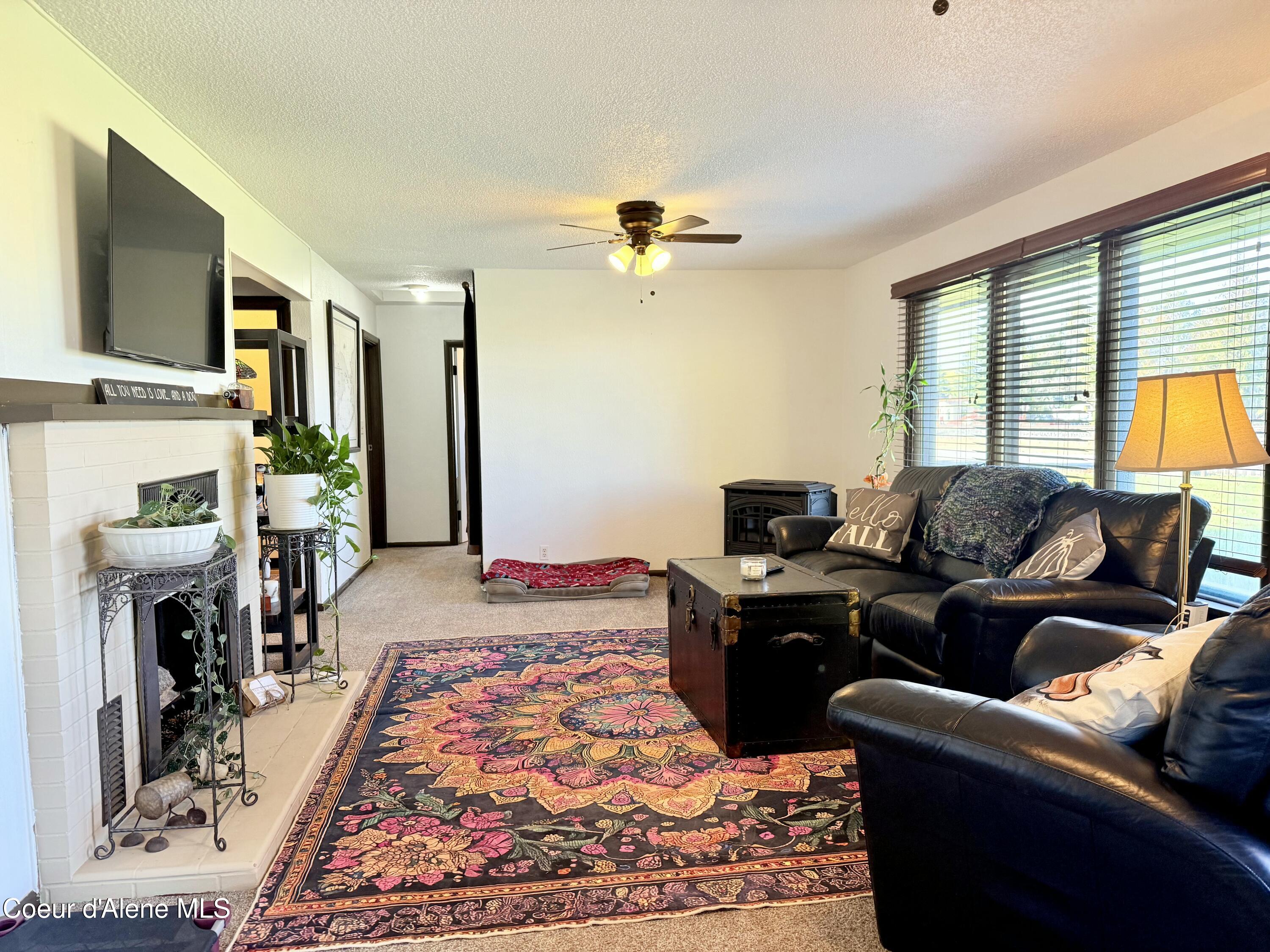 8960 West Ante Road Post Falls, ID 83854 - Photo 6 of 18 Living Room