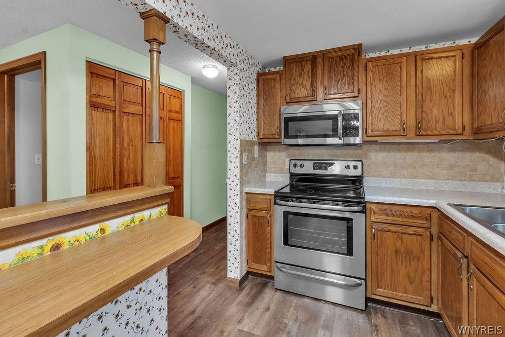 4755 Chestnut Ridge Road, Unit 9 Amherst, NY 14228 - Photo 19 of 46 Snack bar added to kitchen
