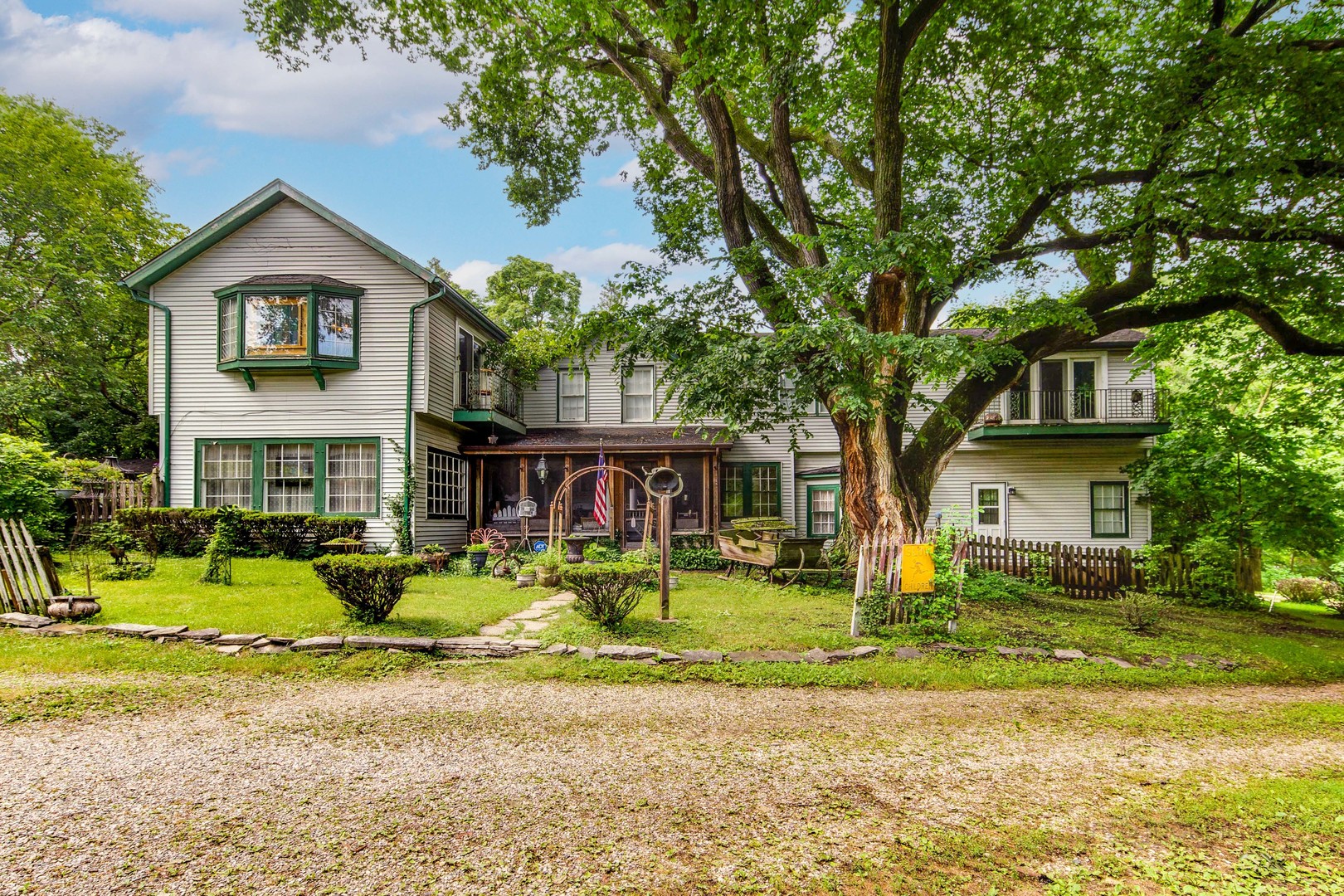 5905 Hillside Road Crystal Lake, IL 60012 - Photo 3 of 65