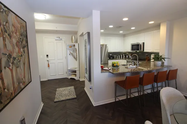 $415,000 | 121 North Monroe Street, Unit 7007, Tallahassee, FL 32301