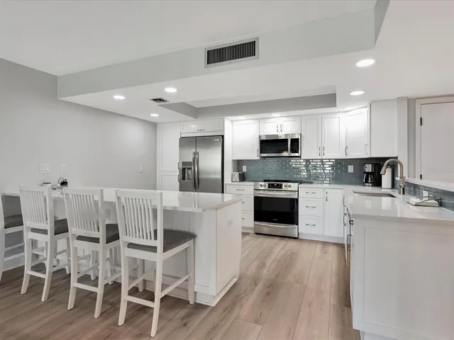 $3,800 | 1430 Gulf Boulevard, Unit 612, Clearwater Beach, FL 33767