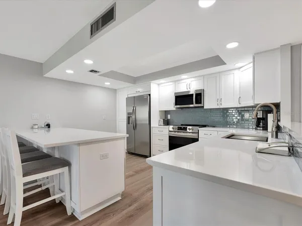 $3,800 | 1430 Gulf Boulevard, Unit 612, Clearwater Beach, FL 33767
