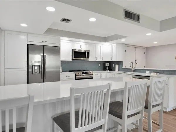 $3,800 | 1430 Gulf Boulevard, Unit 612, Clearwater Beach, FL 33767