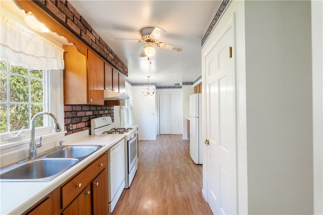 2408 Rush Mendon Road Honeoye Falls, NY 14472 - Photo 9 of 38