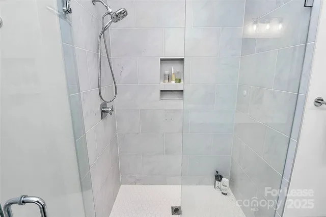 $3,000 | 338 East Cama Street, Charlotte, NC 28217