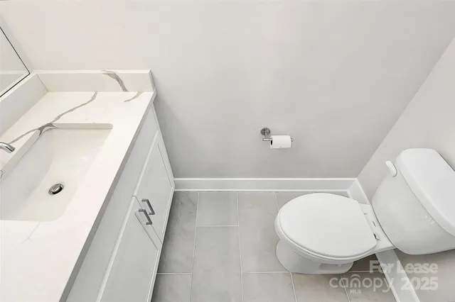 $3,000 | 338 East Cama Street, Charlotte, NC 28217