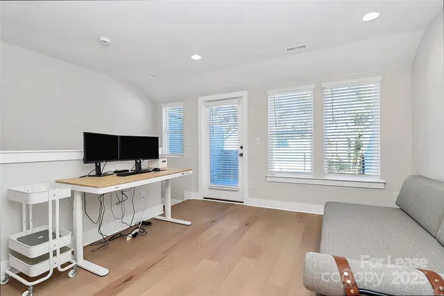 $3,000 | 338 East Cama Street, Charlotte, NC 28217