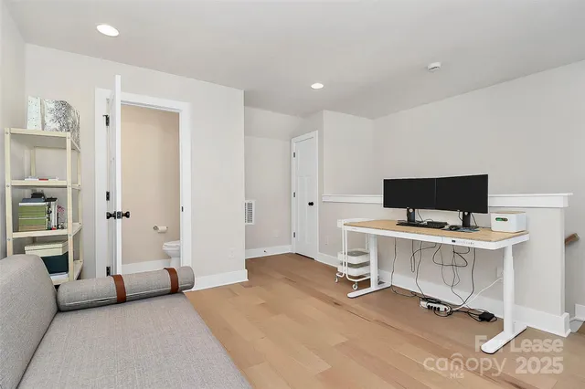 $3,000 | 338 East Cama Street, Charlotte, NC 28217