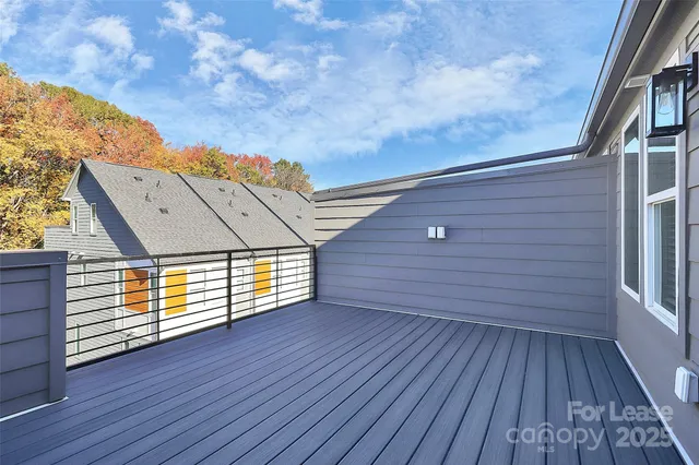 $3,000 | 338 East Cama Street, Charlotte, NC 28217