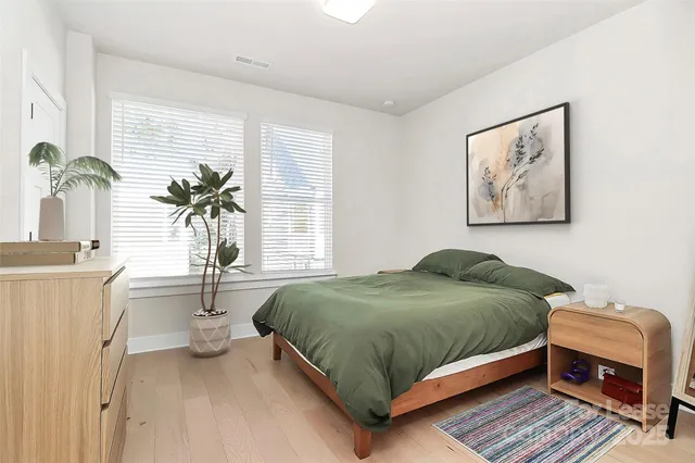 $3,000 | 338 East Cama Street, Charlotte, NC 28217