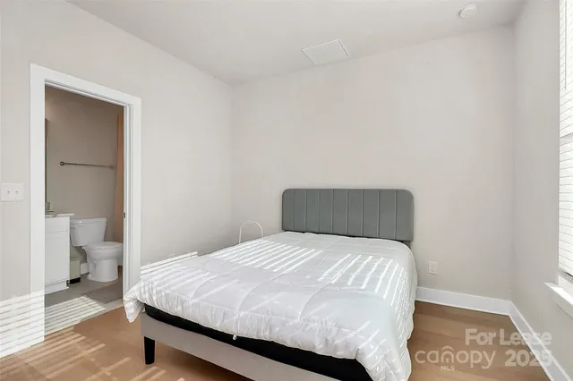 $3,000 | 338 East Cama Street, Charlotte, NC 28217