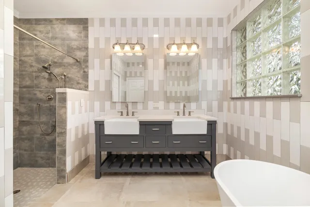 a sign broad in front of a white house